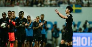 الوطن سبورت | سون هيونج مين يسجل أول أهدافه بالدوري الأمريكي بطريقة خيالية.. (فيديو) الوطن سبورت | سون هيونج مين يسجل أول أهدافه بالدوري الأمريكي بطريقة خيالية.. (فيديو)