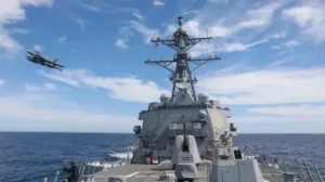 مدمرة أمريكية ترسو في ميناء إيلات وسط تأهب إسرائيلي