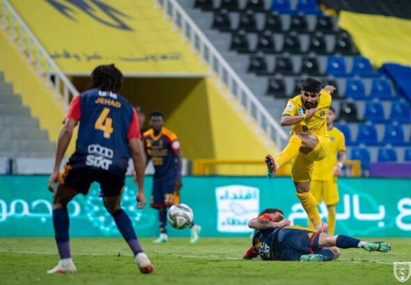 القادسية يتغلب على التعاون بهدف دون مقابل ويتصدر